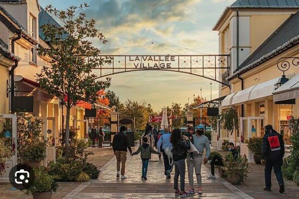 De Disney A Paris - Pre Verson 1 Chessy  Dış mekan fotoğraf